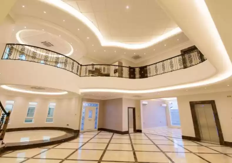 Résidentiel Propriété prête 7 chambres S / F Villa autonome  à vendre au Al-Sadd , Doha #10982 - 1  image 